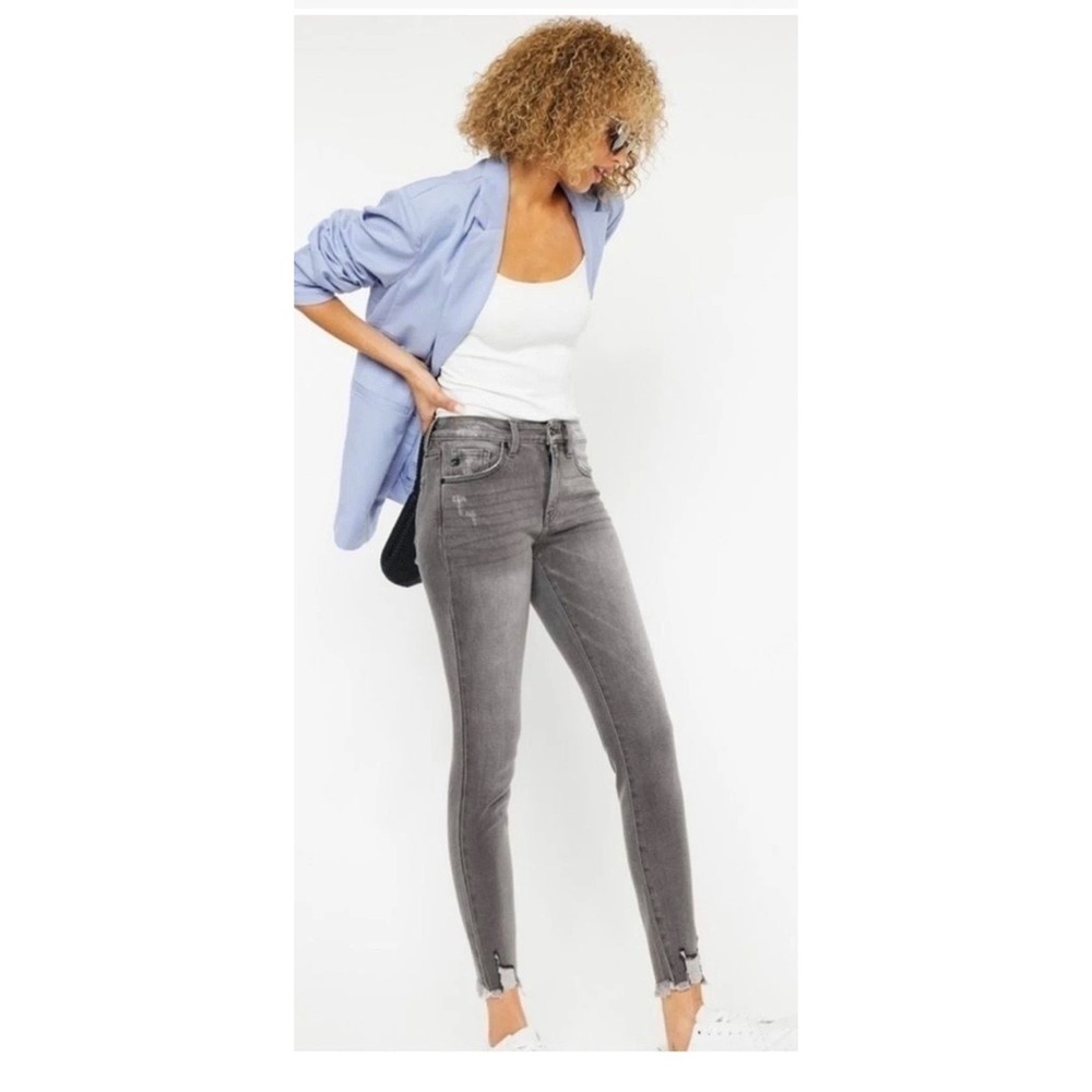 KanCan Gray Wash Denim High Rise Skinny Jeans Size 13/30 Distressed Frayed Hem